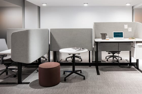 Allsteel: Height-adjustable tables, screens, cable management and floor power channels. Engineering.